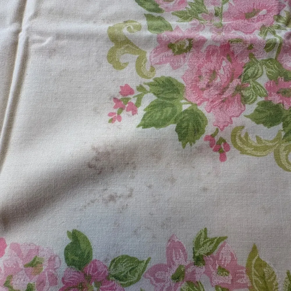 Set 2 Vintage Tastemaker Standard Pillowcases Floral Pink & Cream Cottagecore